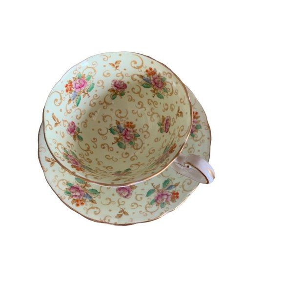 Vintage Victoria C & E Bone China English Rose Teacup & Saucer Chintz England - Picture 1 of 13